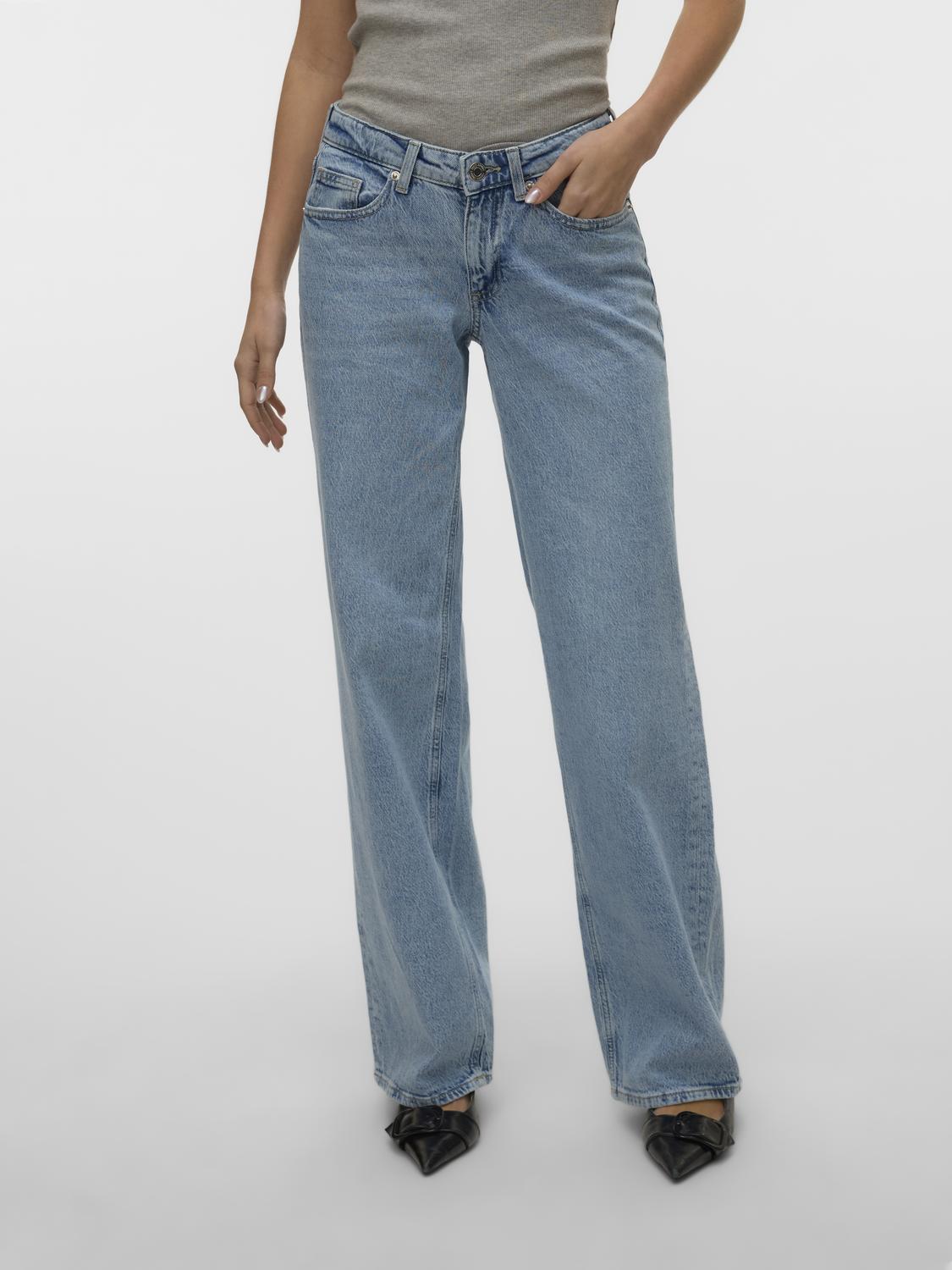 model_shot-front