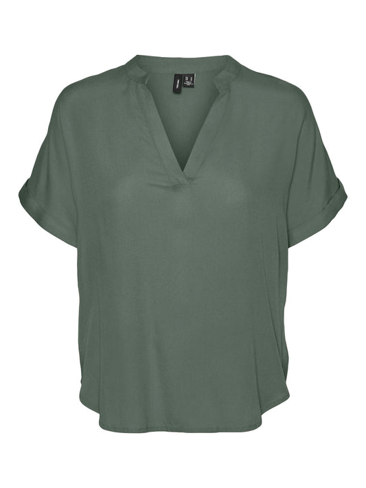VMBEAUTY T-Shirts & Tops - Laurel Wreath